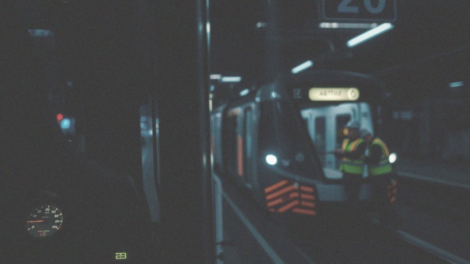 Jaką rolę odgrywają dodatki za pracę nocną i w święta w wynagrodzeniu motorniczego?