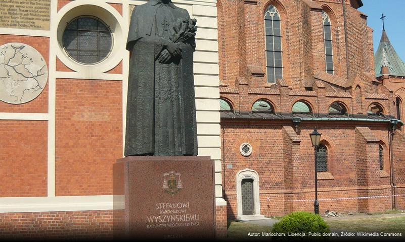 Pomnik Stefana Wyszyńskiego we Włocławku